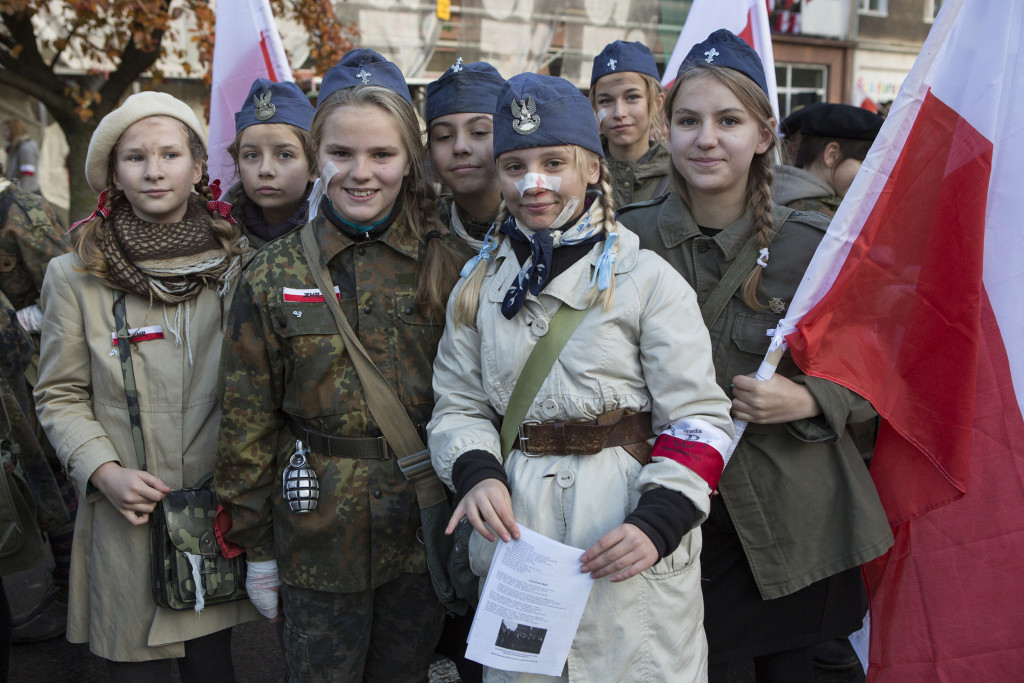Parada Niepodległości ulicami gdańskiego Starego Miasta w 96. rocznicę odzyskania przez Polskę niepodległości